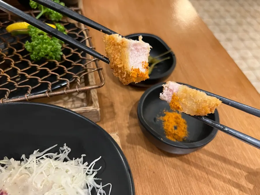 셀프바 쯔란에 찍어 먹는 돈까스