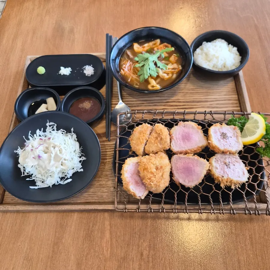 안심 돈까스 꽃카츠세트 한 상