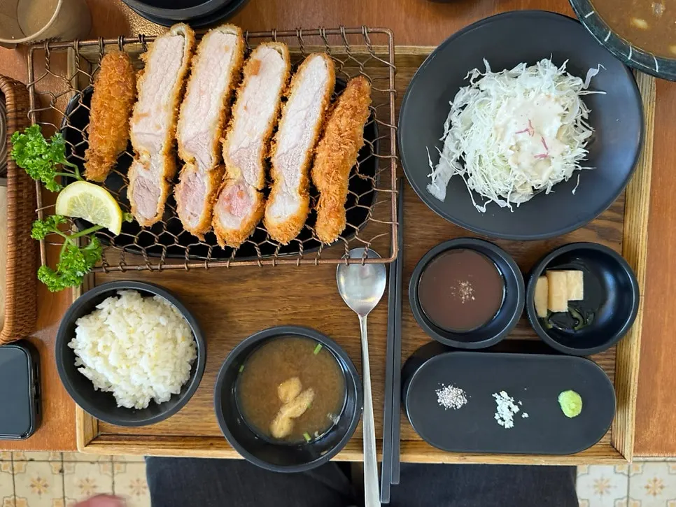 꽃가츠 특등심카츠 상차림