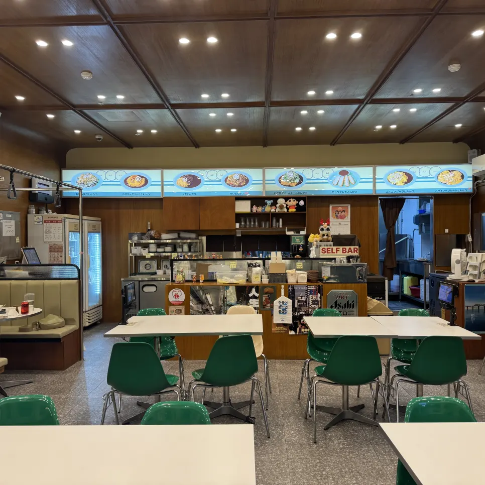 Japanese-style props placed around the restaurant