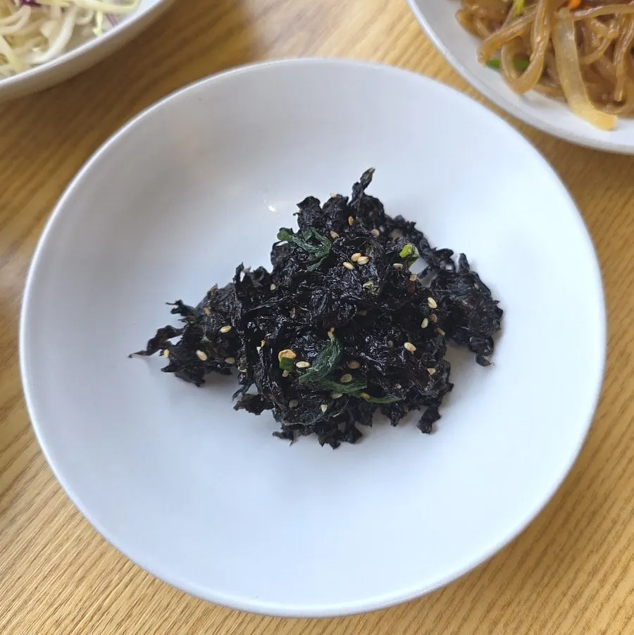 시금치볶음 밑반찬 접시