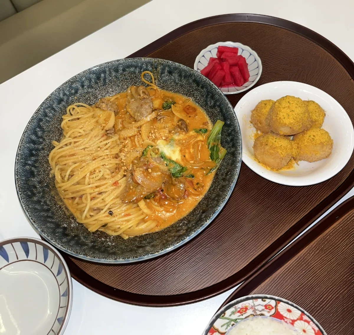 Thick-sauced bulgogi rosé pasta with cheese balls