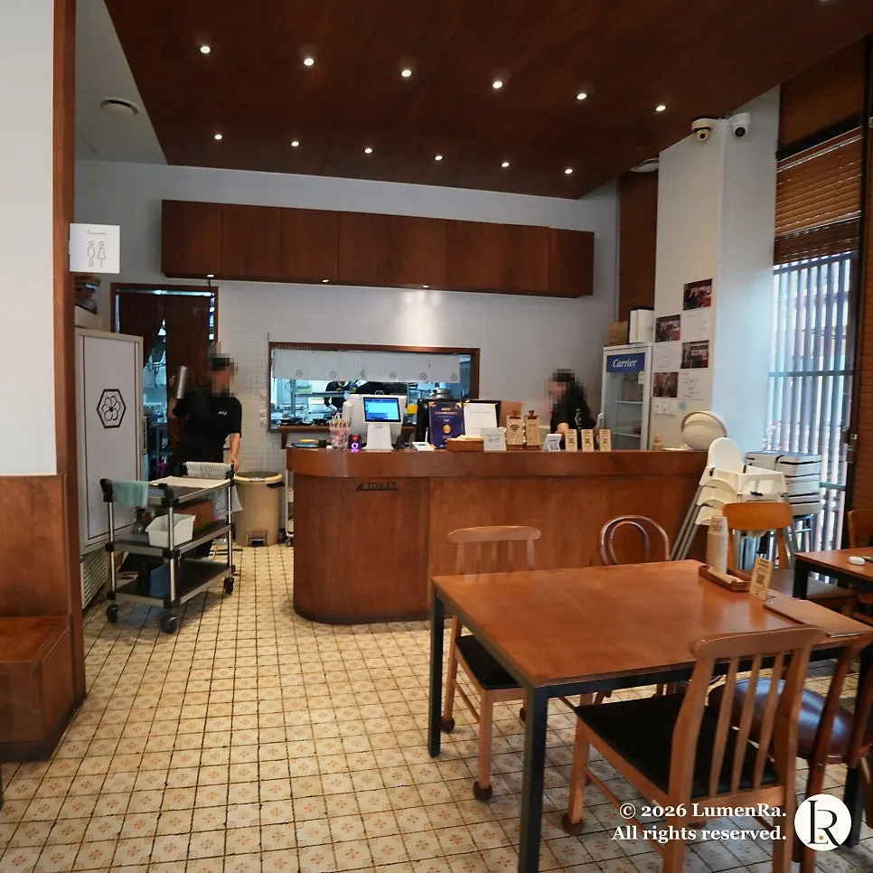 Counter and open kitchen area near the entrance