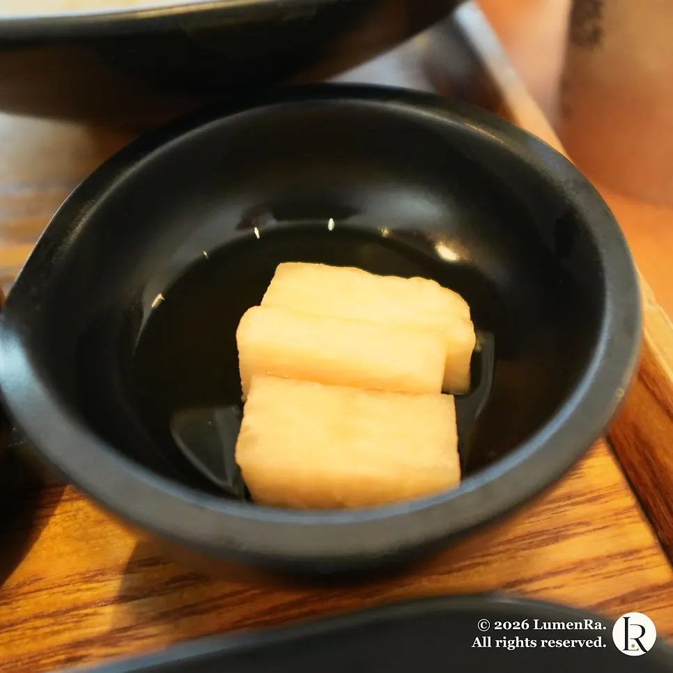 Standard pickled radish and tonkatsu sauce
