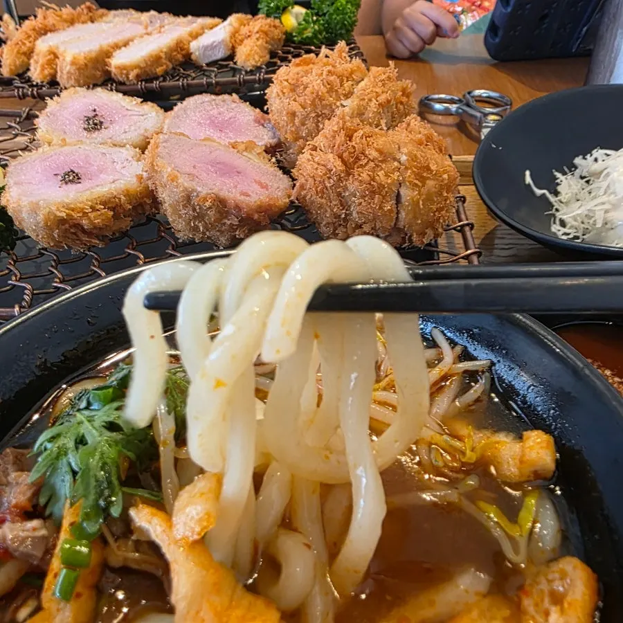 Hwaudong noodles served with the set