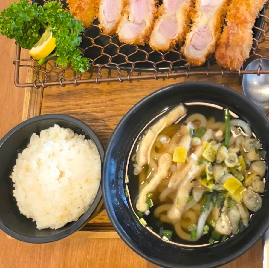 Set composition with cabbage salad and rice