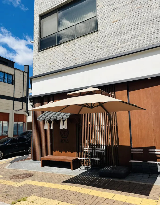 Entrance view of Kkot Gatsu Dongtan Main Branch