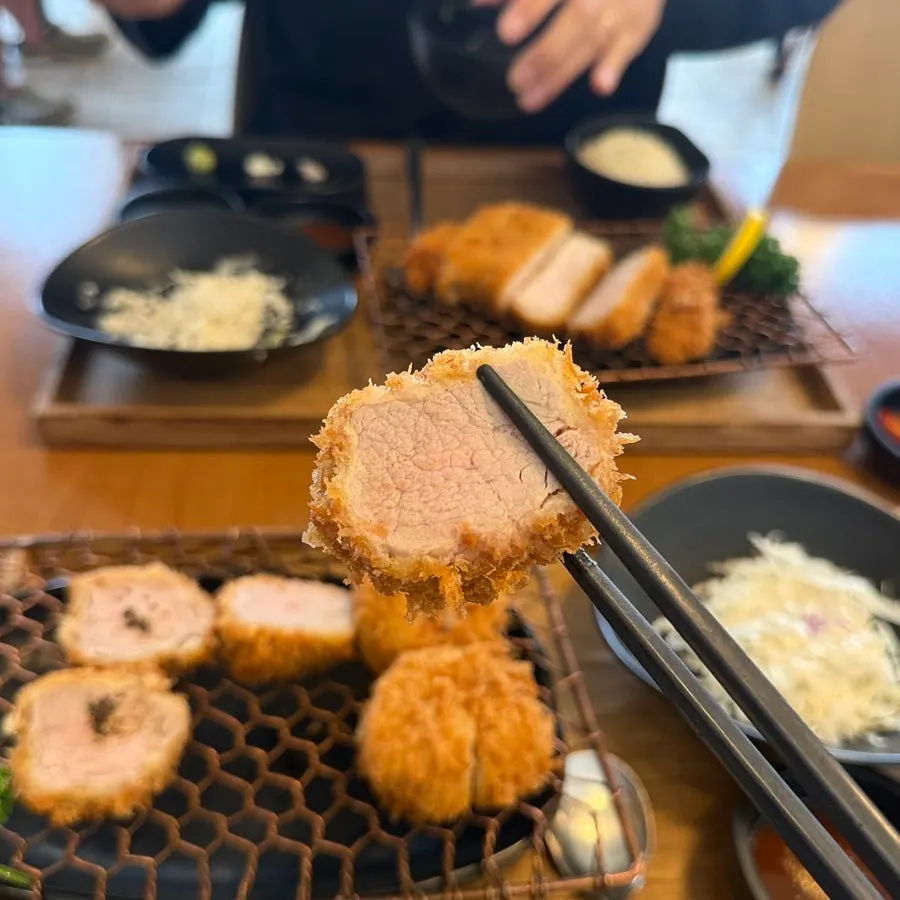 Tenderloin cutlet served as three thick pieces