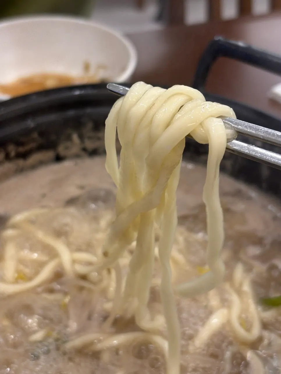 Close-up of the plump kalguksu noodles