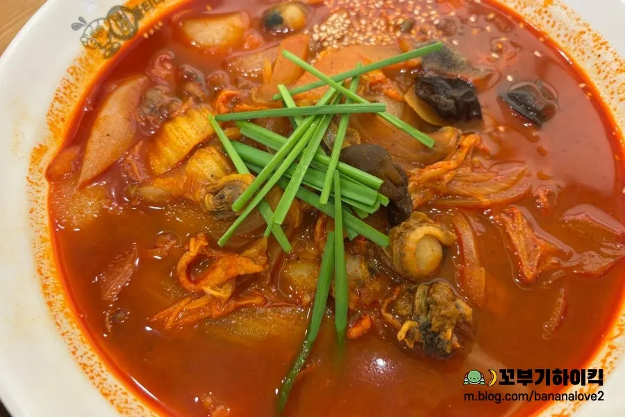 A bowl of level 2 cockle jjamppong