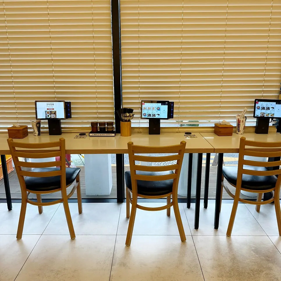 Seating arrangement in the back of the restaurant