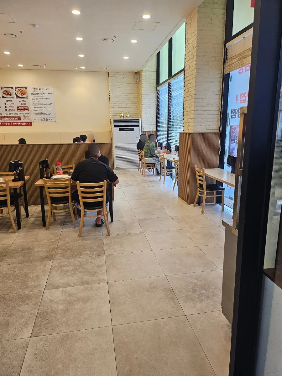 Exterior of the Chinese restaurant near Dongtan Namgwangjang