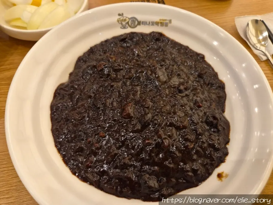 別皿で出てきたご飯とコマクチャンポン飯のセット