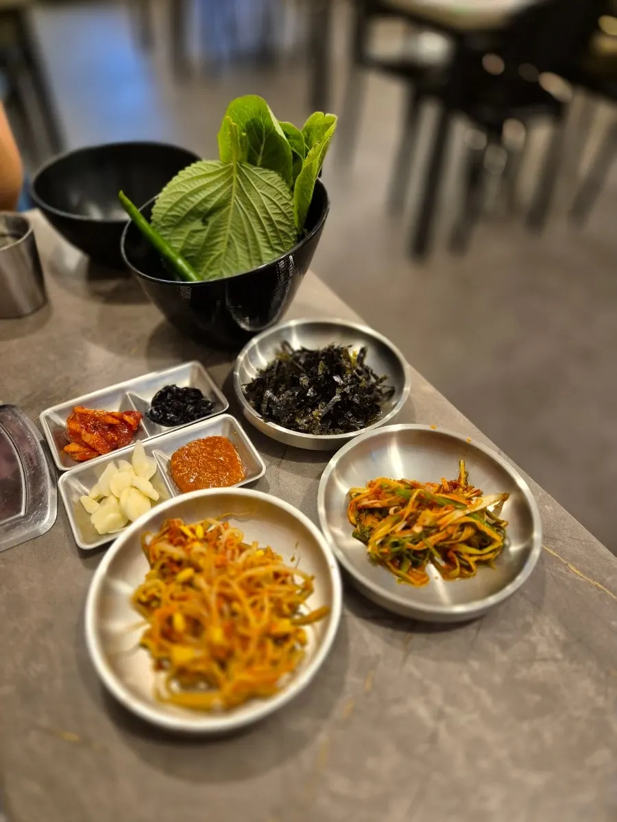 Side dishes brought from the self-serve bar