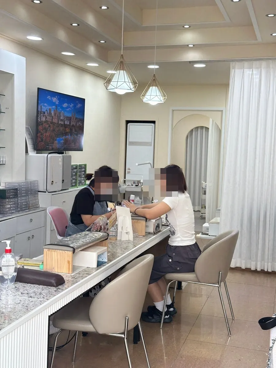 Space for receiving nail treatments at Green Nail