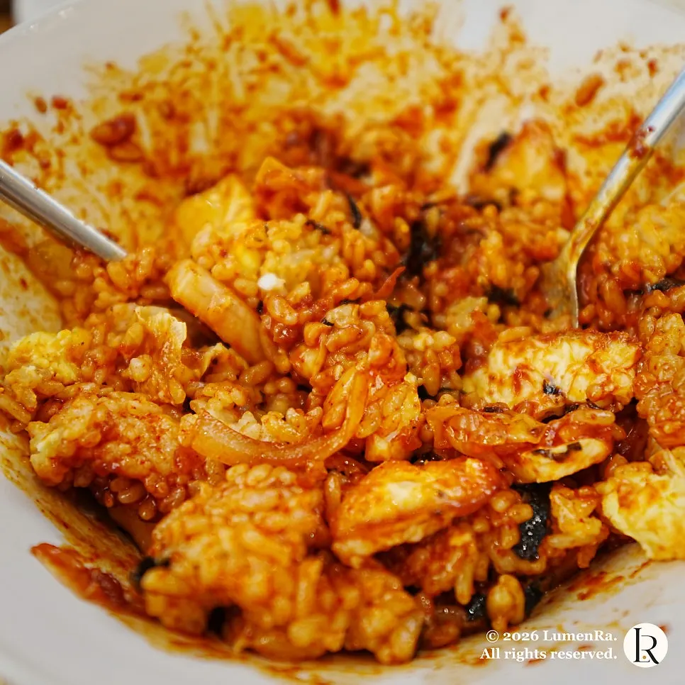 Egg and seaweed-flake rice mixed with stir-fried squid