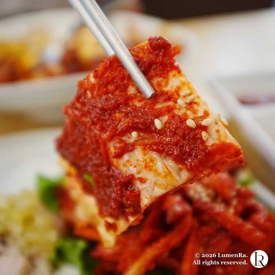 Garlic bossam with bossam kimchi
