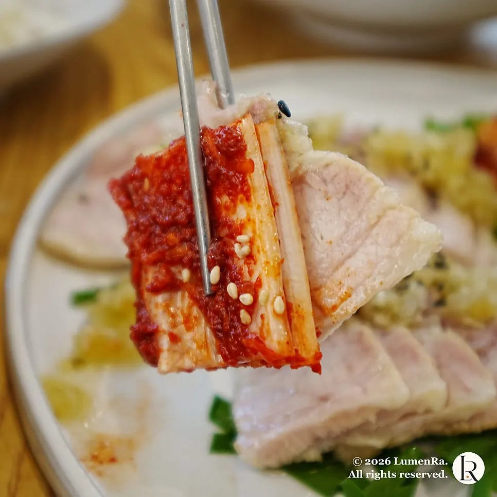 Bossam with garlic sauce and bossam kimchi
