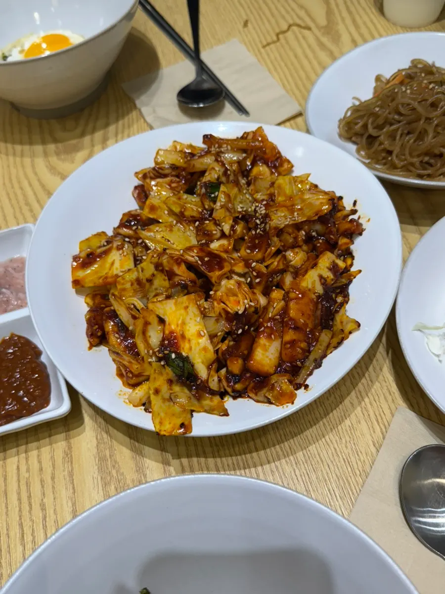 Regular-flavor stir-fried squid with vegetables