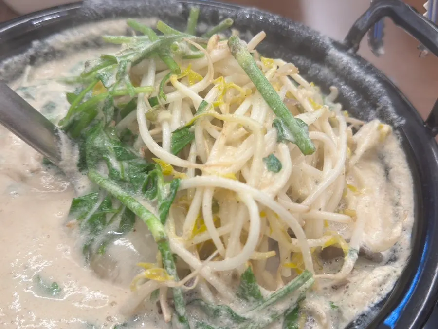 Shabu-shabu with vegetables and meat