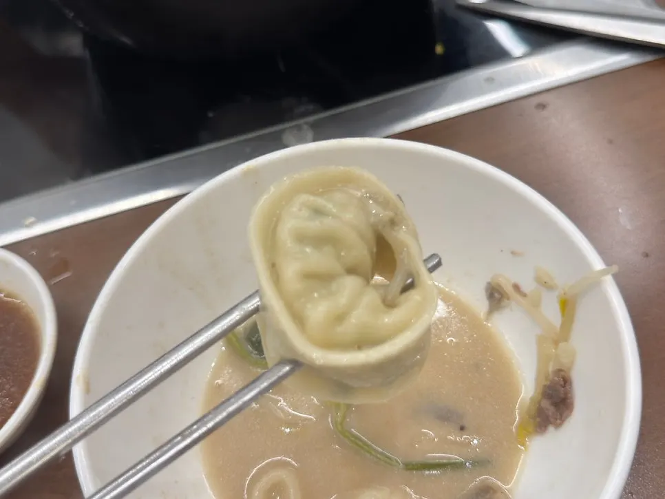 Visiting Deungchon Shabu Kalguksu after dinner out