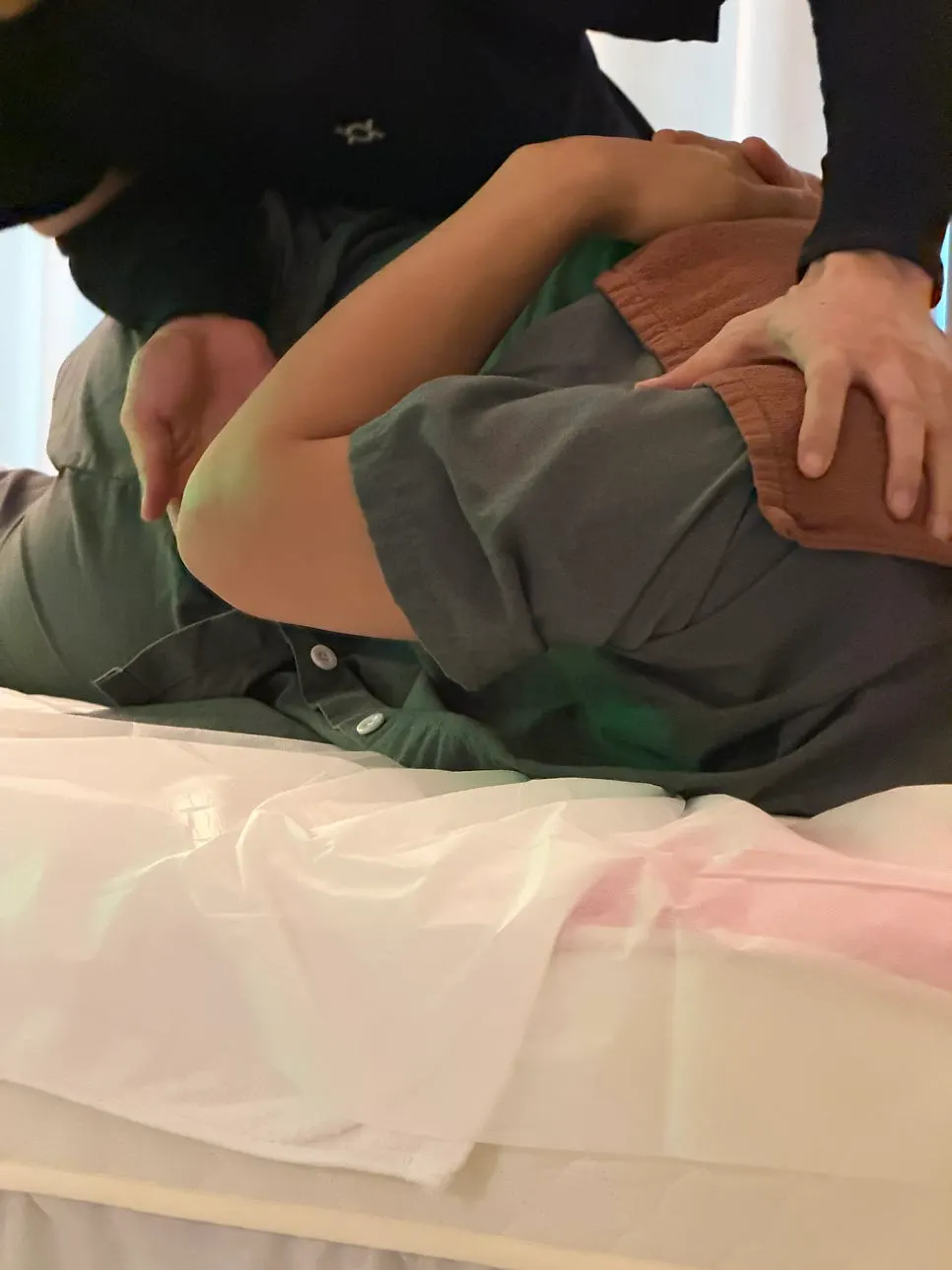 Body correction following the back and spine line