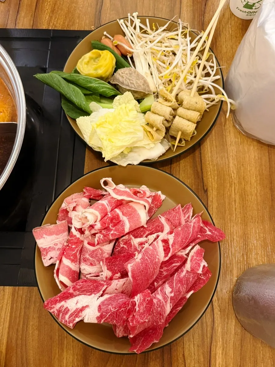 무한리필 우삼겹과 목심