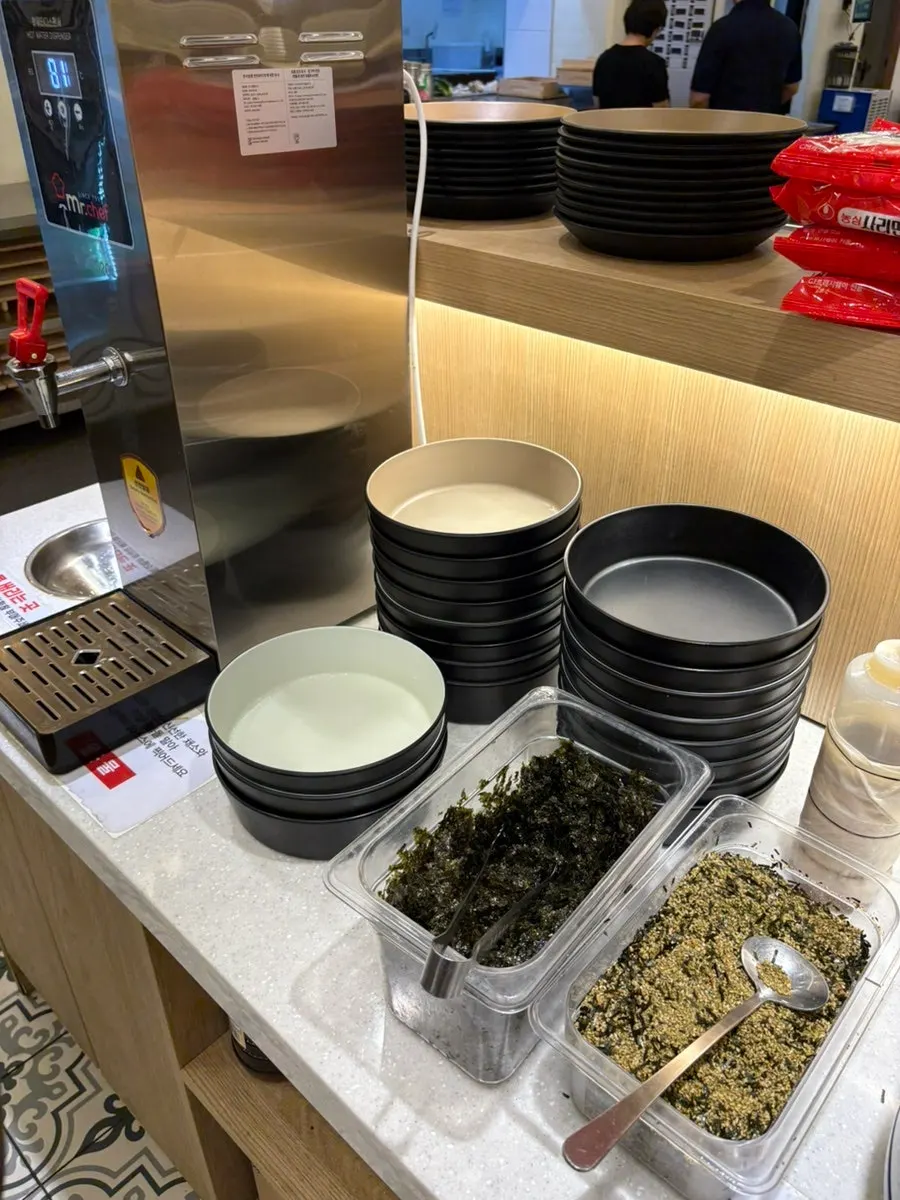 各式沙拉吧食物