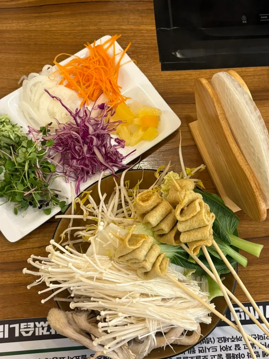 无限畅吃的牛胸肉片与梅花肉
