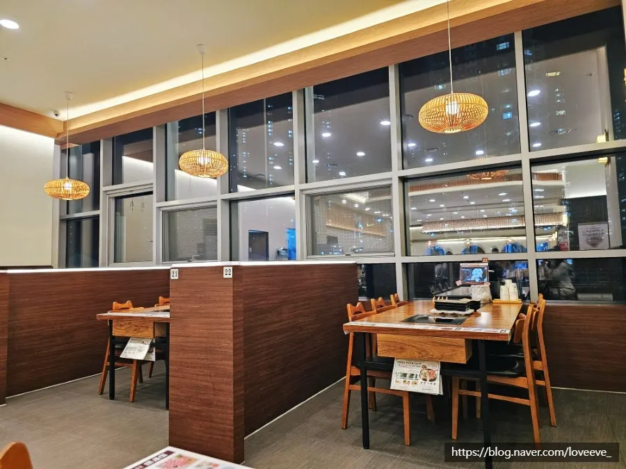 Interior view of Pyeonbaek Hoegwan