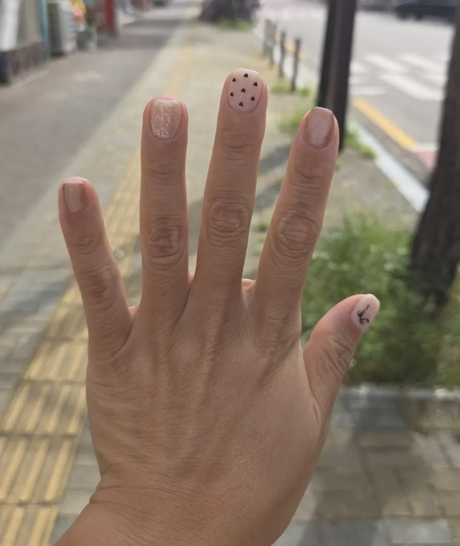 베이지 핑크 리본 하트 네일 완성