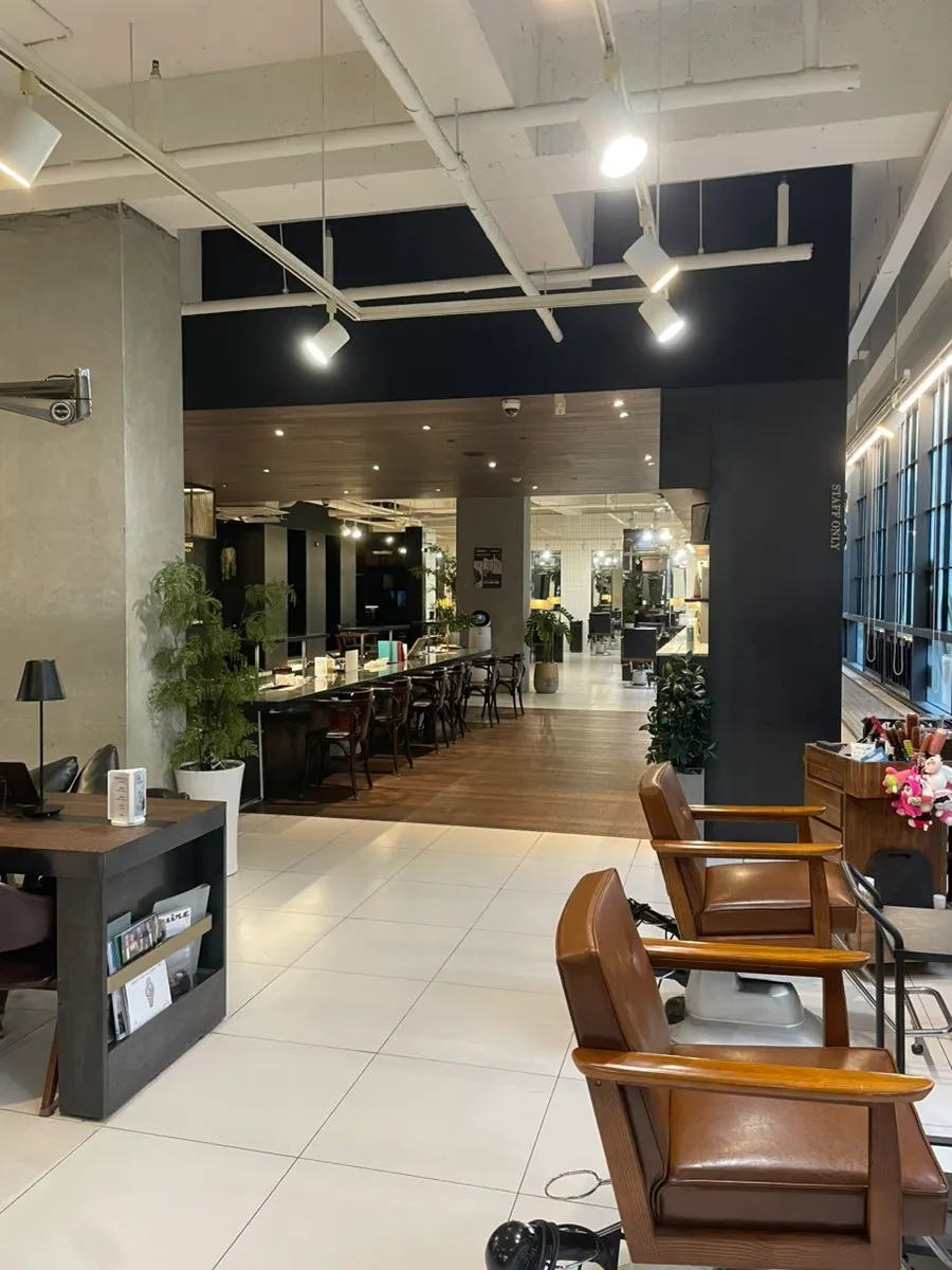 준오헤어 동탄솔빛나루점 매장 공간