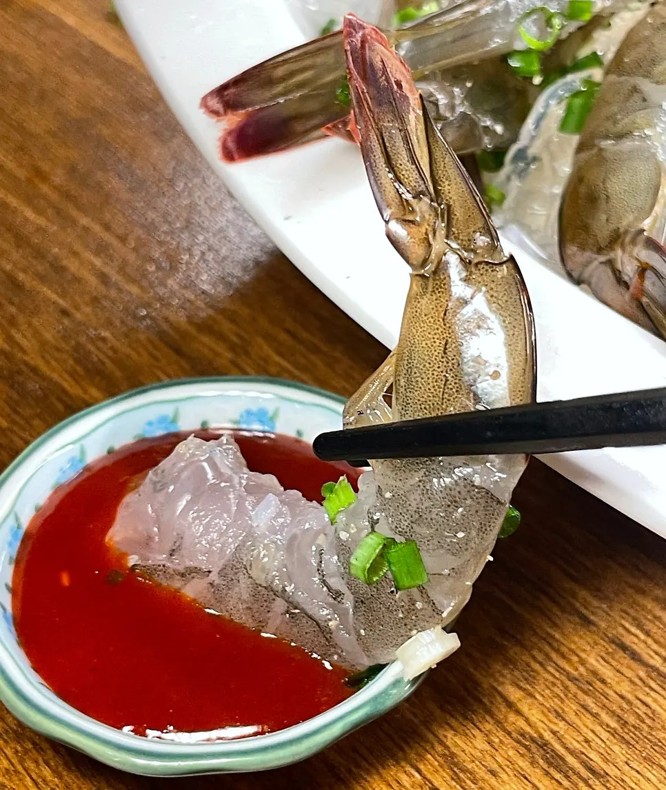 실한 생새우회 한 접시