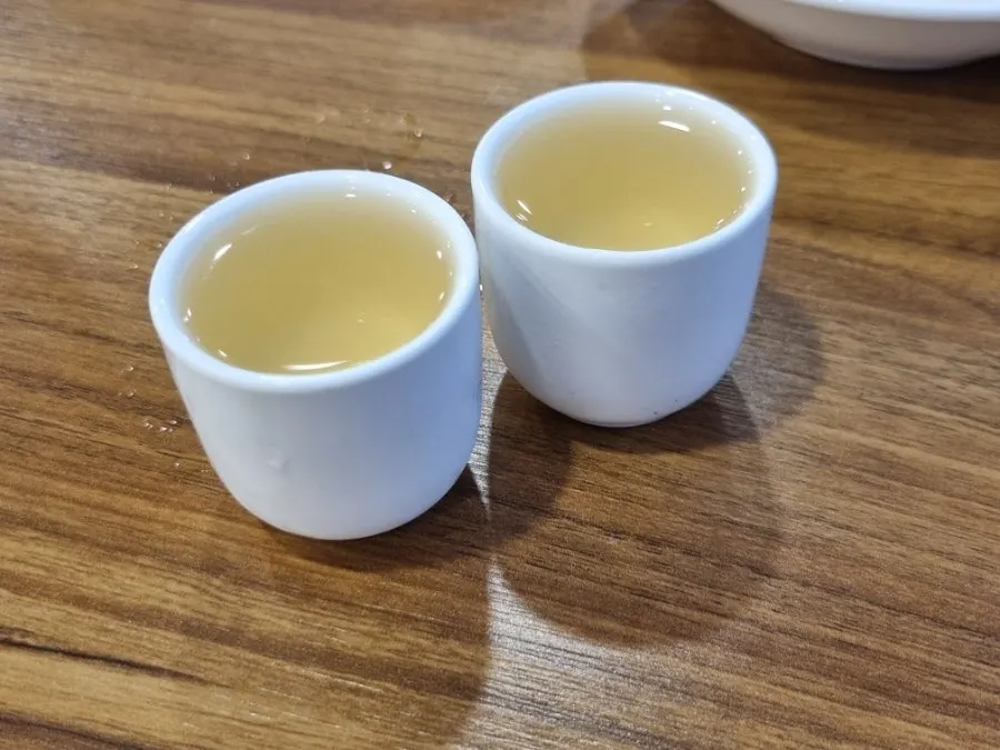 Complimentary ginseng liquor