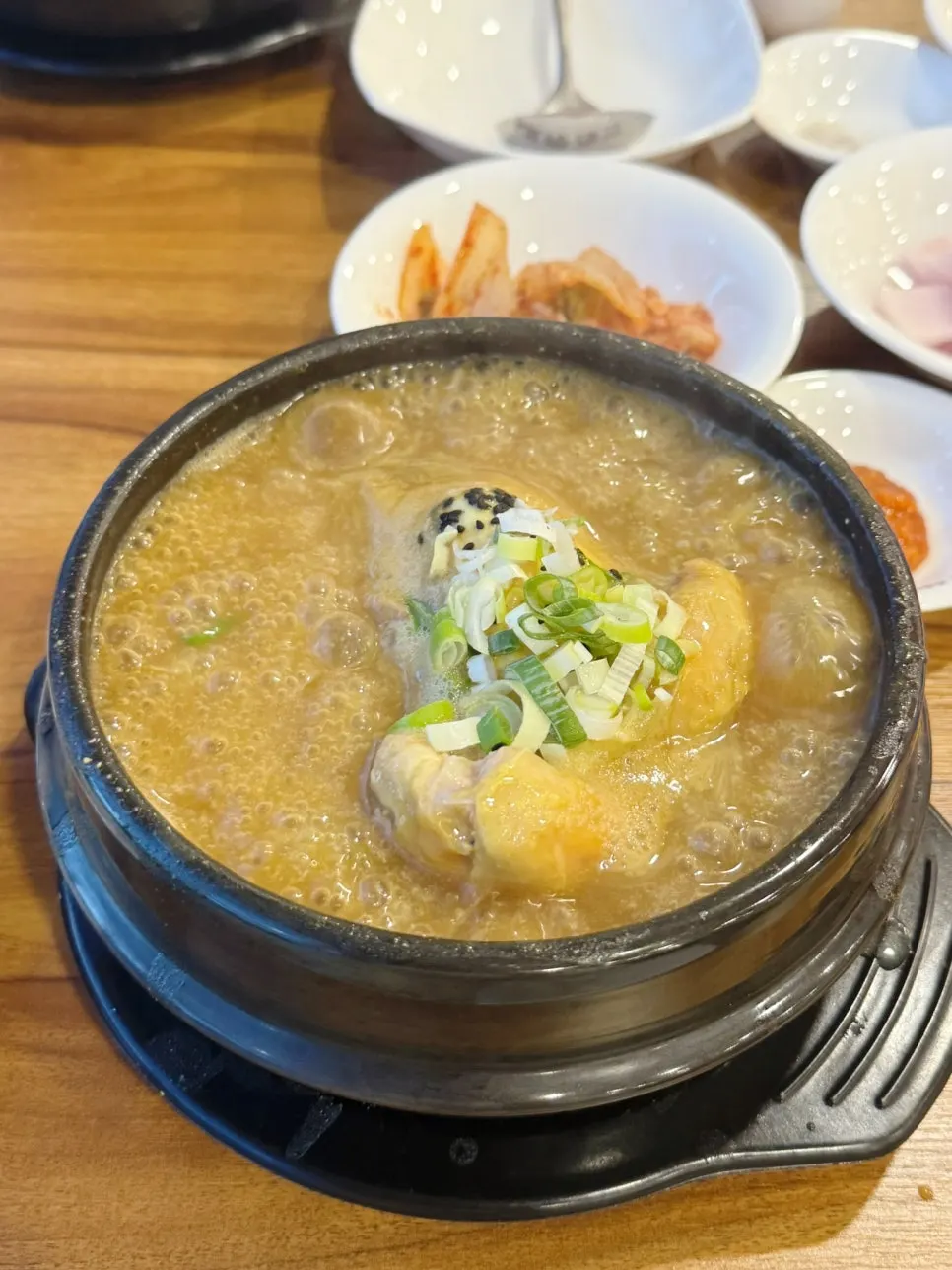 한방삼계탕 식사 준비 상차림