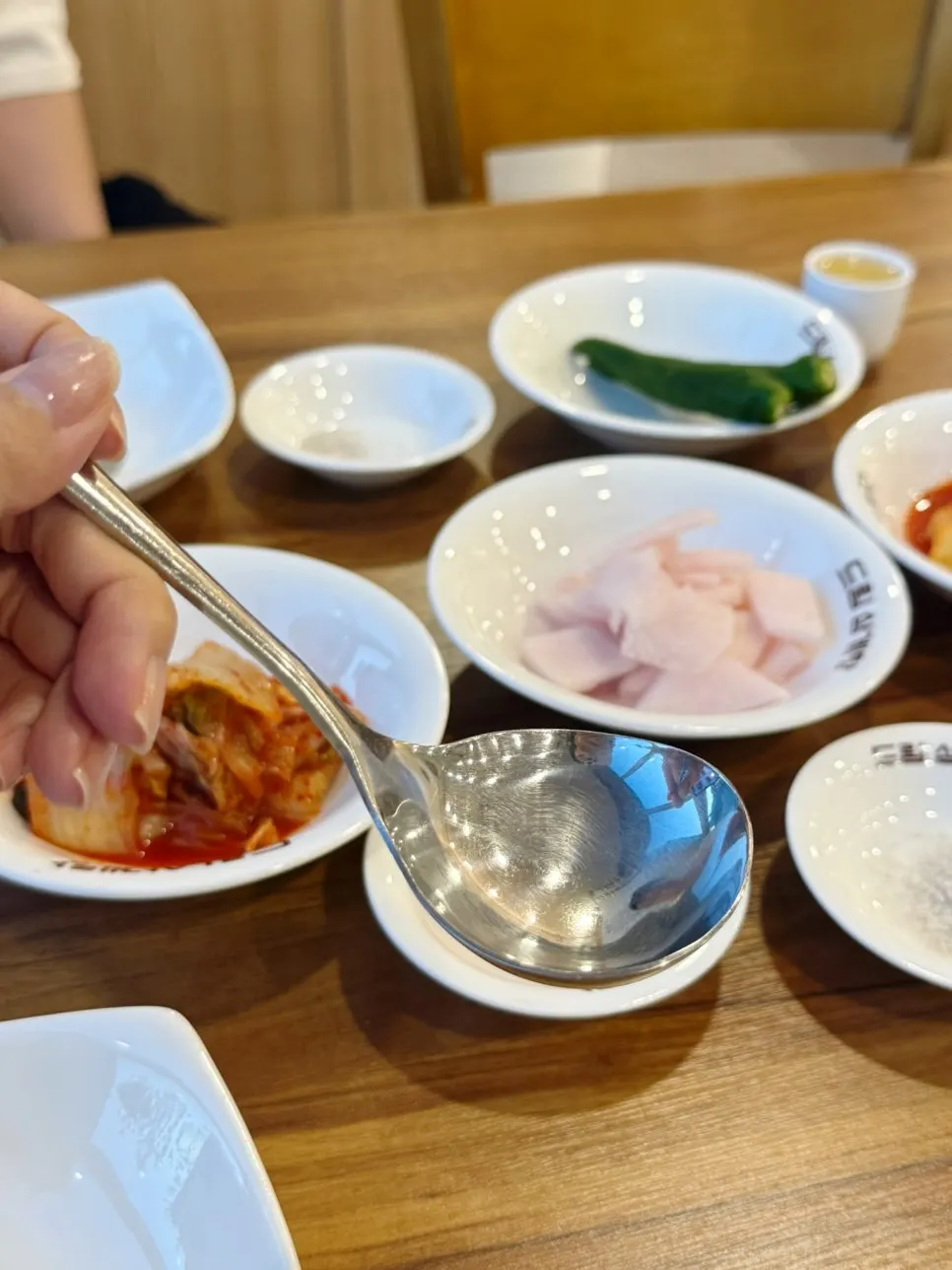 뚝배기에 담긴 녹두삼계탕