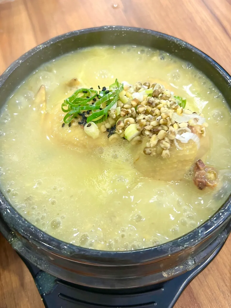 Store signage for Dream Samgyetang
