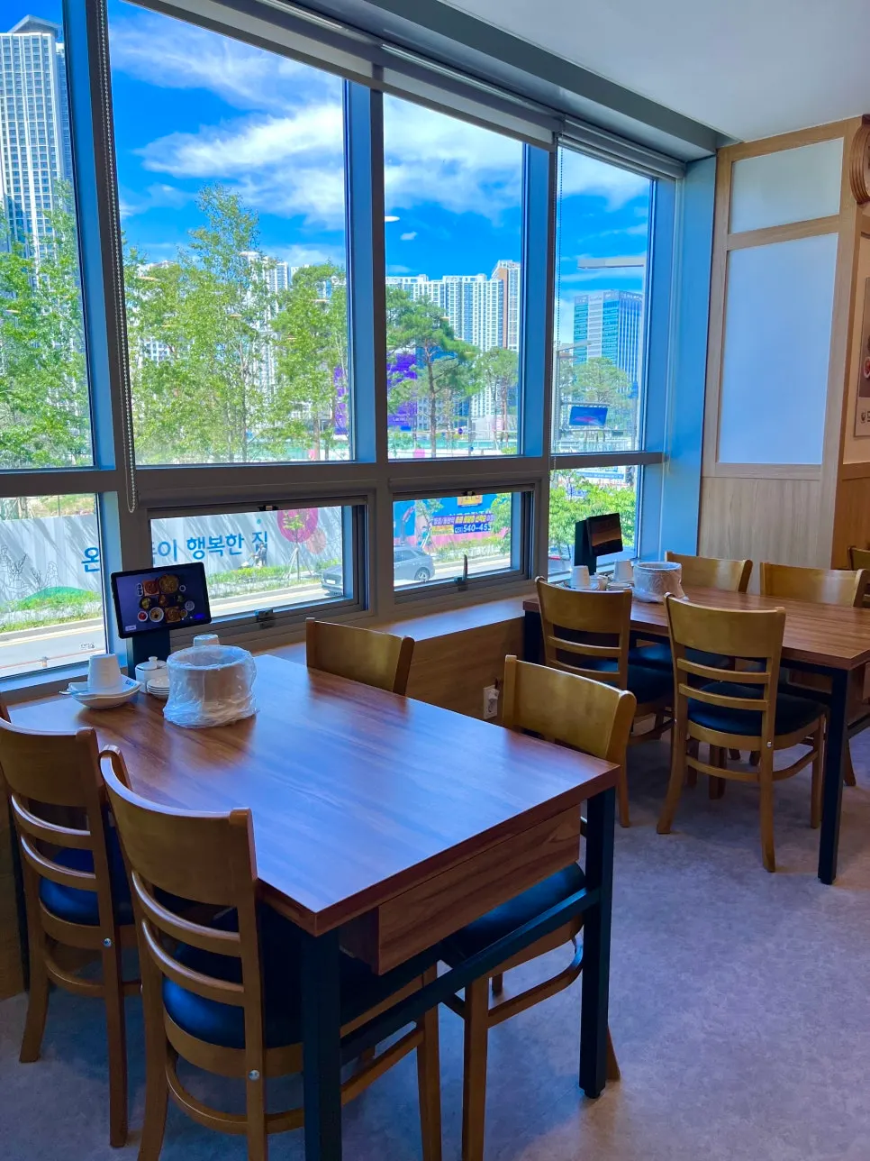 Spacious interior of the Dream Samgyetang dining hall