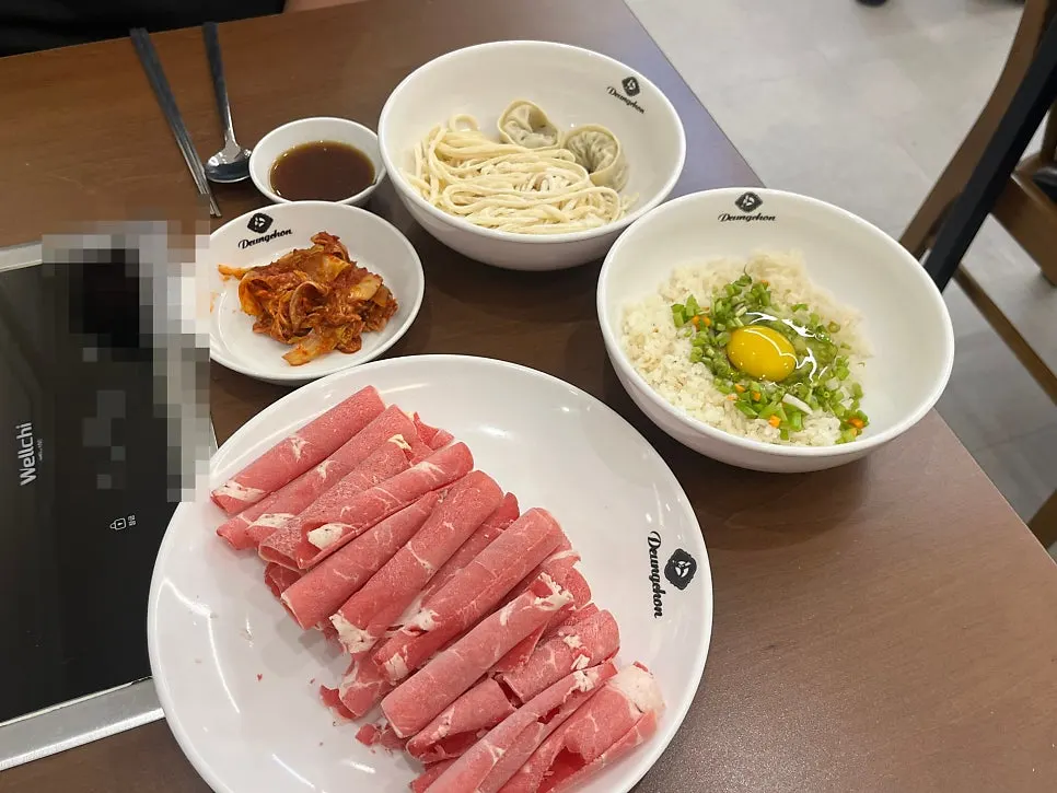 Basic shabu kalguksu setup right after ordering