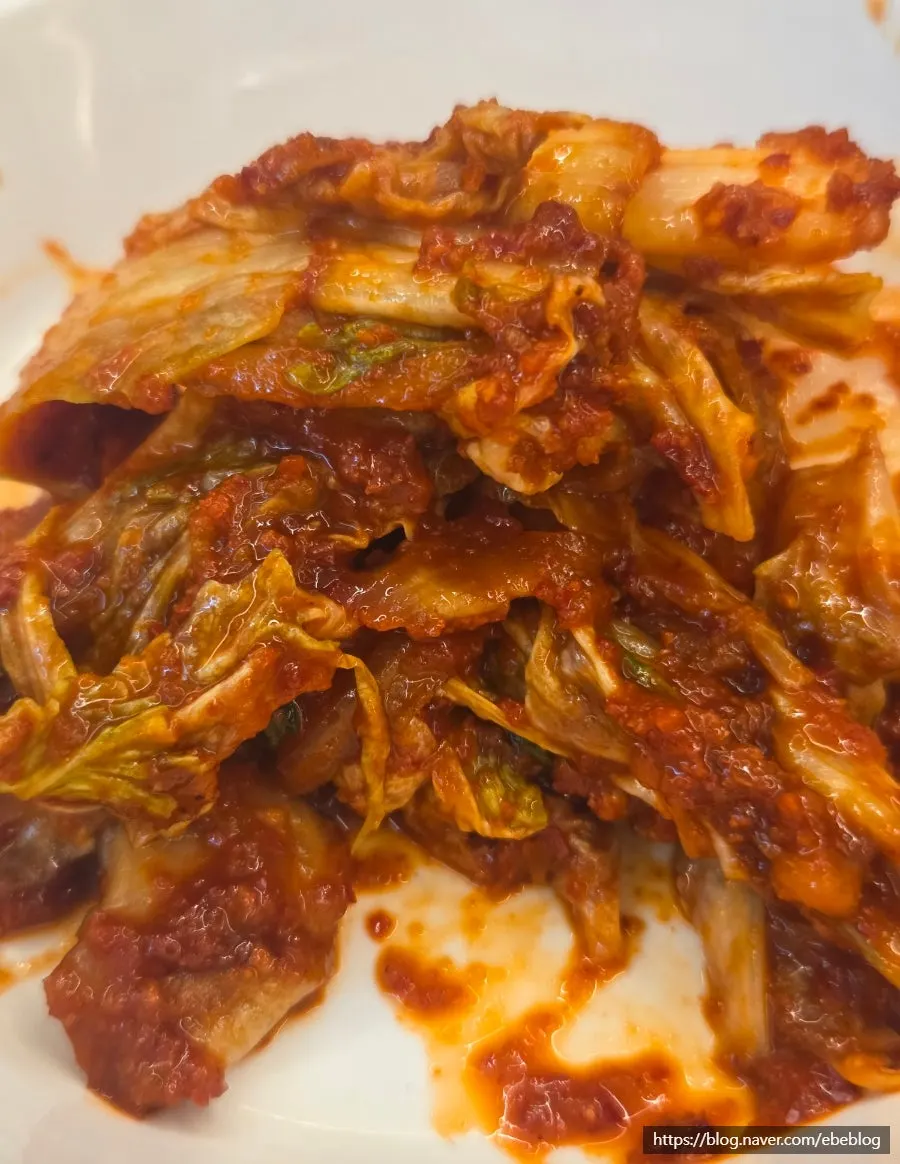 Side dish kimchi with the shabu-shabu spread