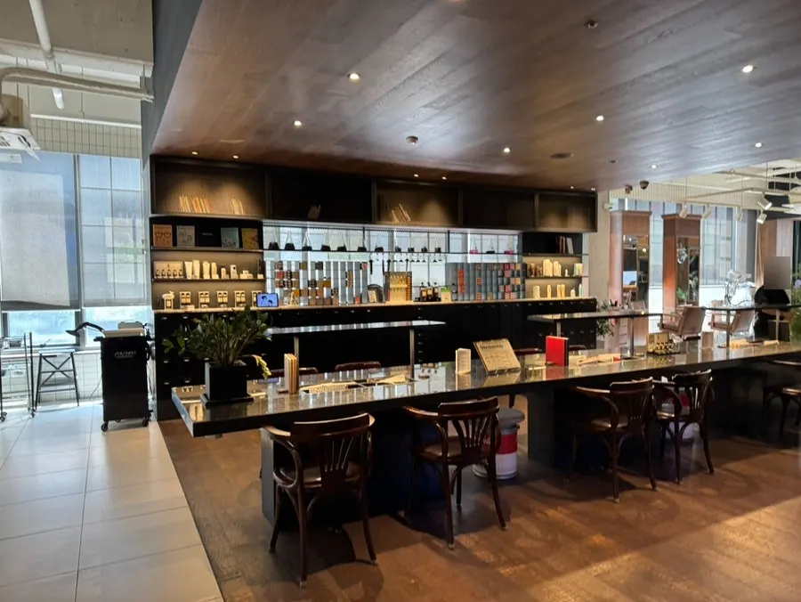 Spacious main waiting area