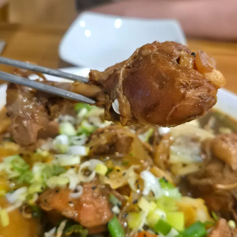 쉽게 발라지는 찜닭 닭고기