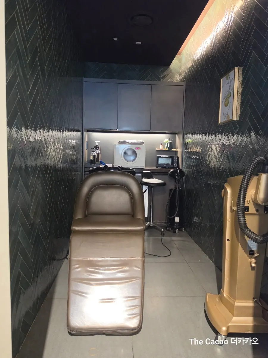 Inside a private shampoo room