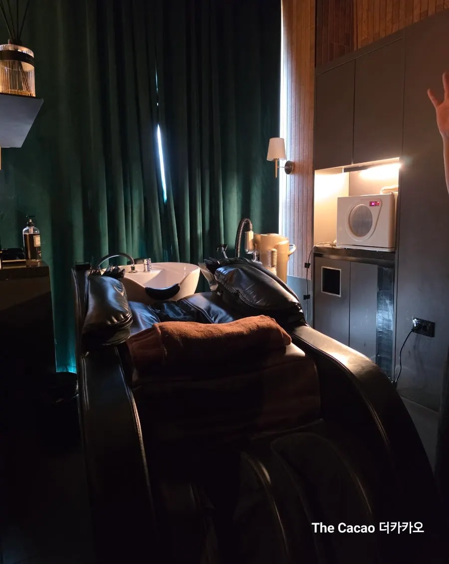Post-perm clinic treatment in the spa room