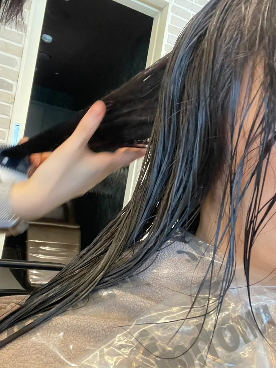 염색 진행 중인 준오헤어 동탄SRT역점 시술 좌석