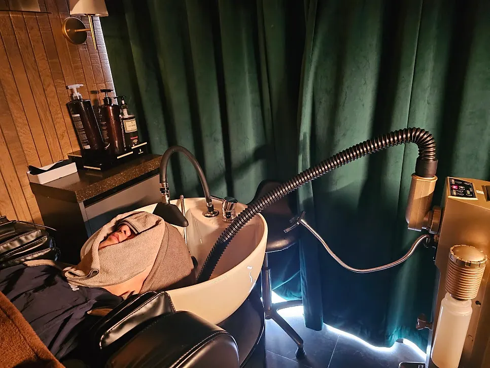 Scalp head spa scene with steam equipment connected in the SPA room