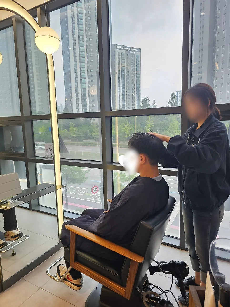 Blow-dry after finishing the scalp head spa, back at the seat