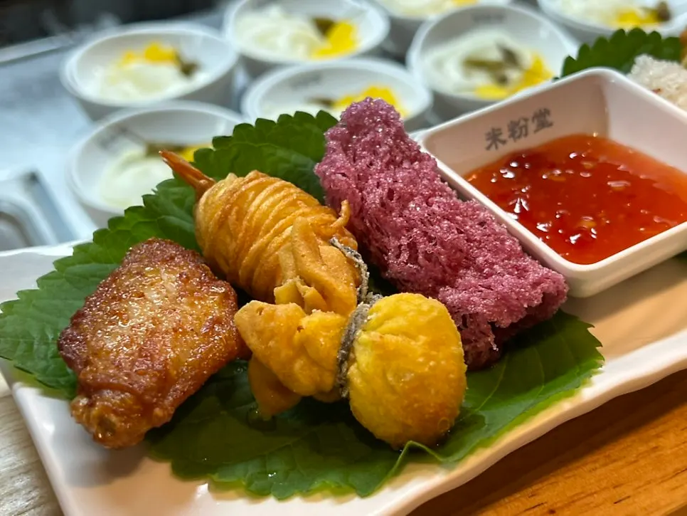 Assorted fried platter with several types of fried items