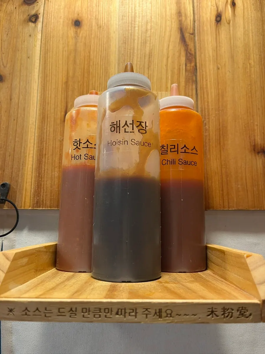 조리 모습이 보이는 오픈 키친