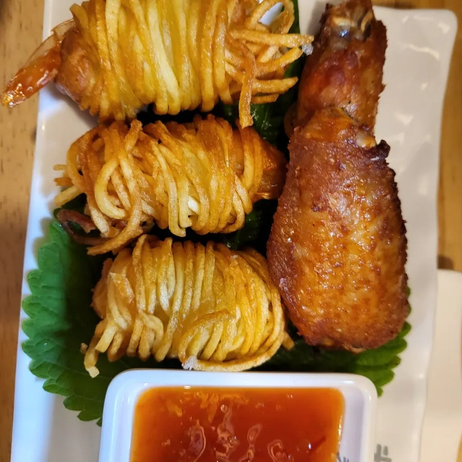 Crispy fried side dish assortment